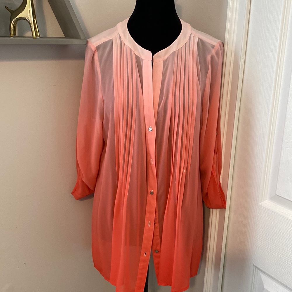 Chaus New York Ladies blouse, size Large, pintuck polyester machine washable